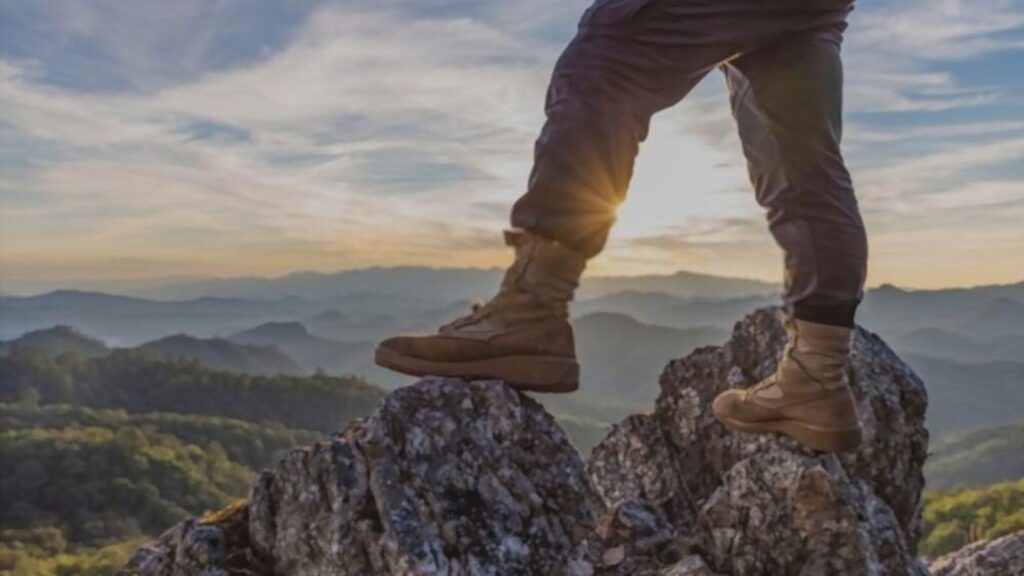 Footwear Tips for hiking in sunny weather