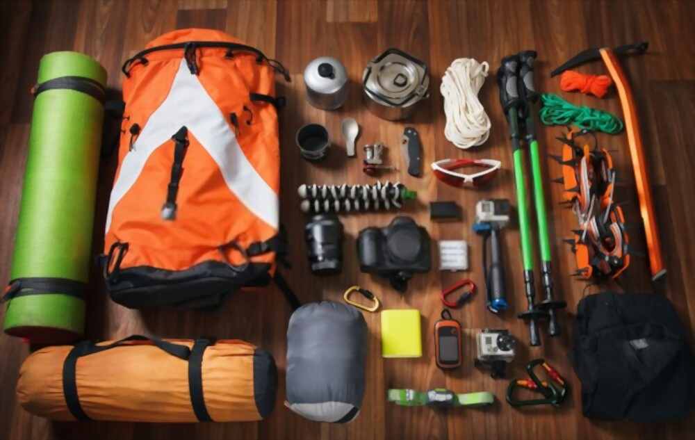 10 hiking essentials for backpackers and hikers by hikingpirates